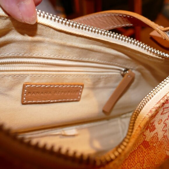 BANANA REPUBLIC Pink/Coral Cotton w/Leather Trim Zippered Small Handbag/Purse - Picture 12 of 16
